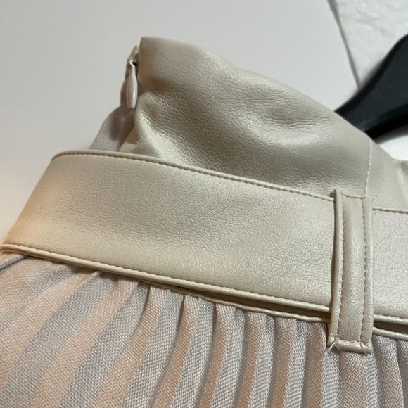 NEW UNITED TOKYO 21SS COLLECTION Pleated Skirt Size 2 - Picture 9 of 14